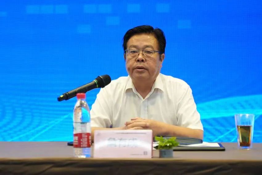4.高新区管委会党委委员、市总工会副主席詹有成动员讲话.jpg